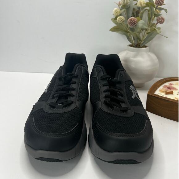 Kuru Quantum 2.0 Walking Comfort Sneaker Jet Black/Gray Men 11.5 Wide Tried On main image 9